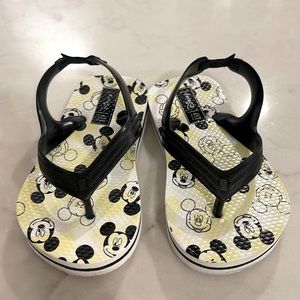 GAP Disney Mickey Mouse Flip-Flops Size 7/8